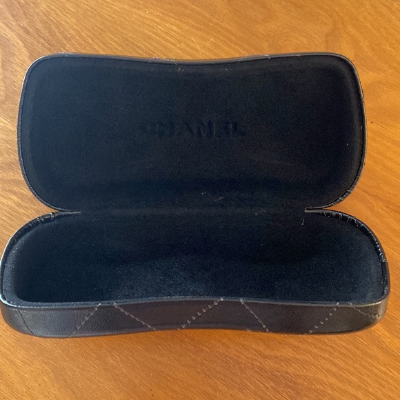 Chanel black quilted glasses / sunglasses case - Picture 6 of 8